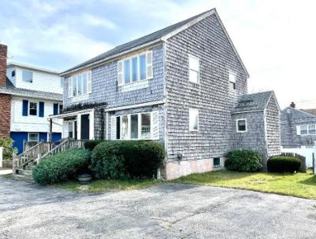 60 Plymouth Street Hampton NH 03042