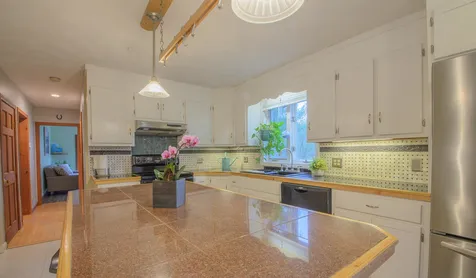 101 Rollins Road Nottingham NH 03290