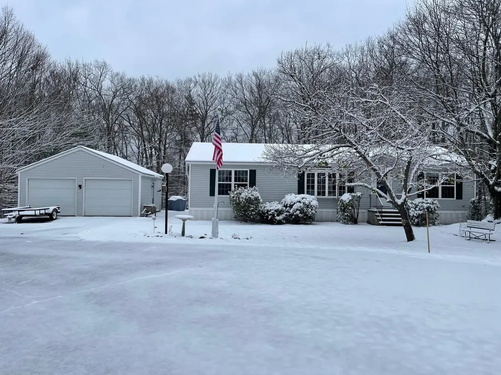 12 Moultrie Drive Wolfeboro NH 03894