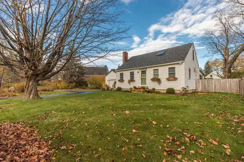 24 Mill Road North Hampton NH 03862