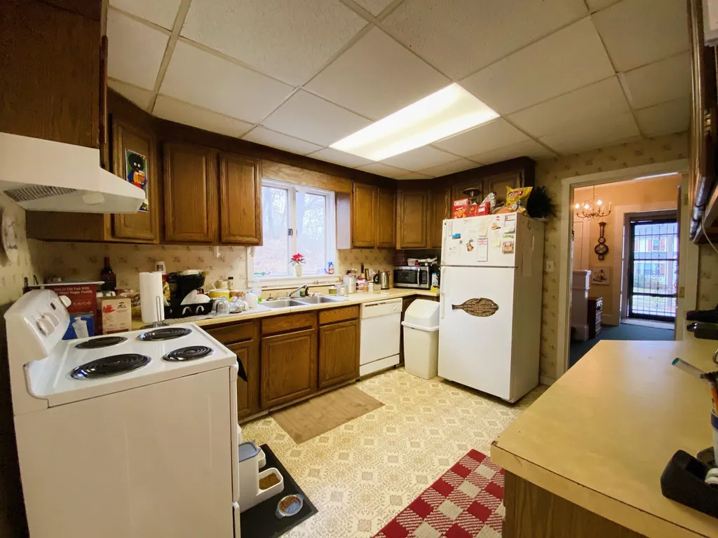 17 Charles Street Nashua NH 03064