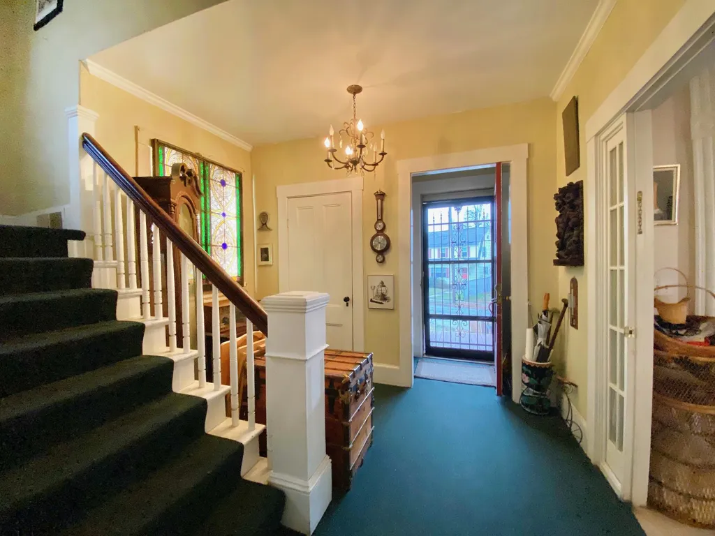 17 Charles Street Nashua NH 03064