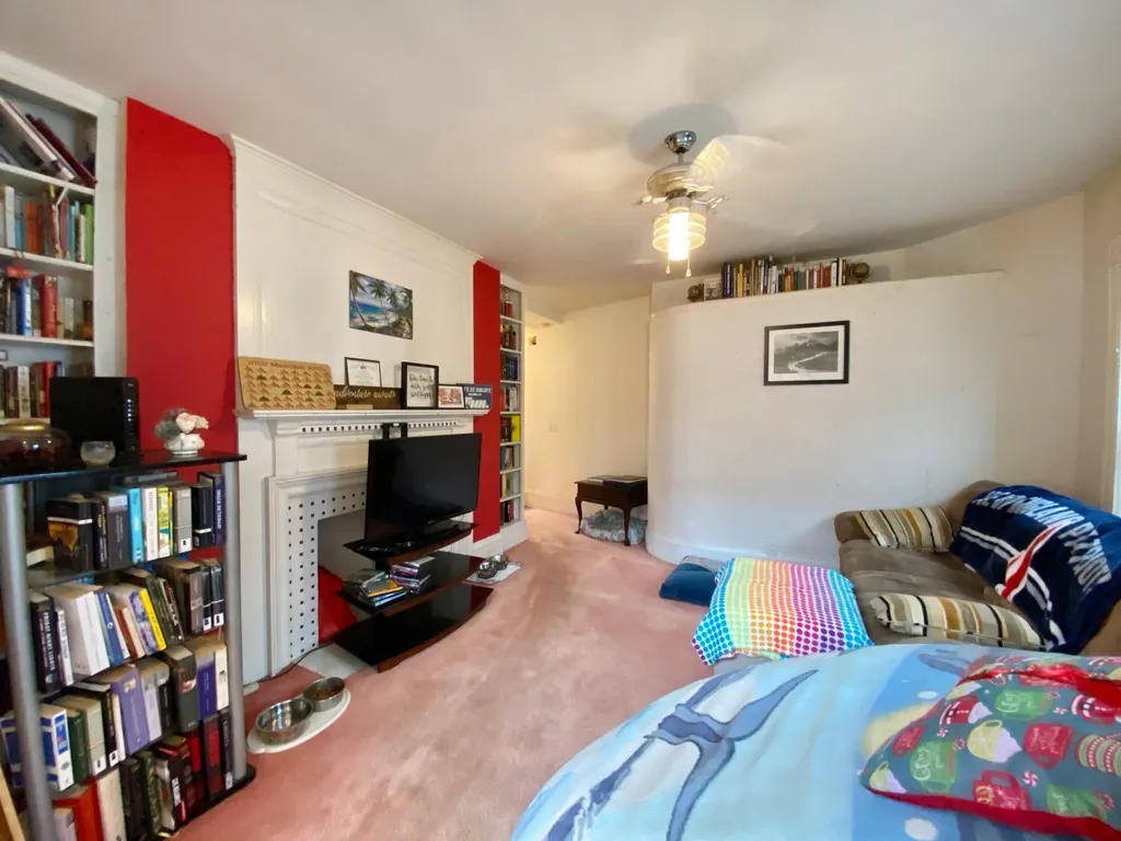 17 Charles Street Nashua NH 03064