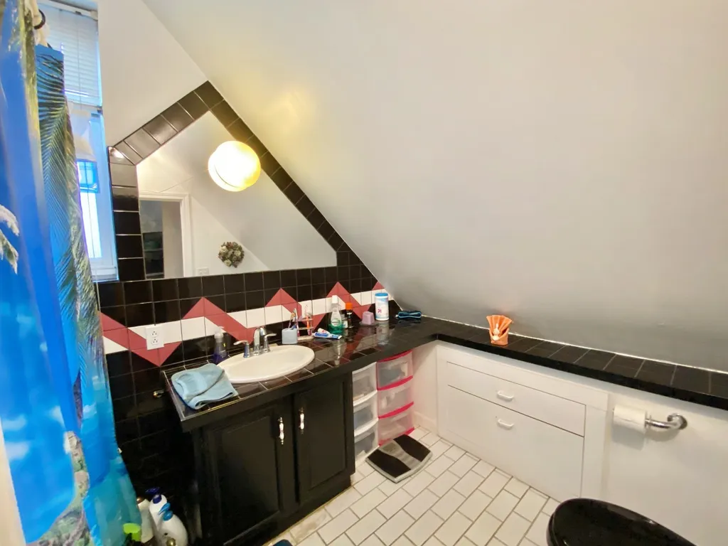 17 Charles Street Nashua NH 03064