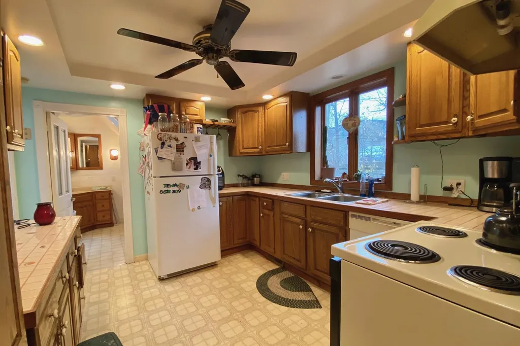 17 Charles Street Nashua NH 03064