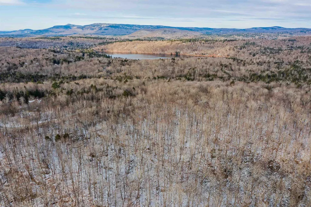 23 Hickory Overlook Enfield NH 03748