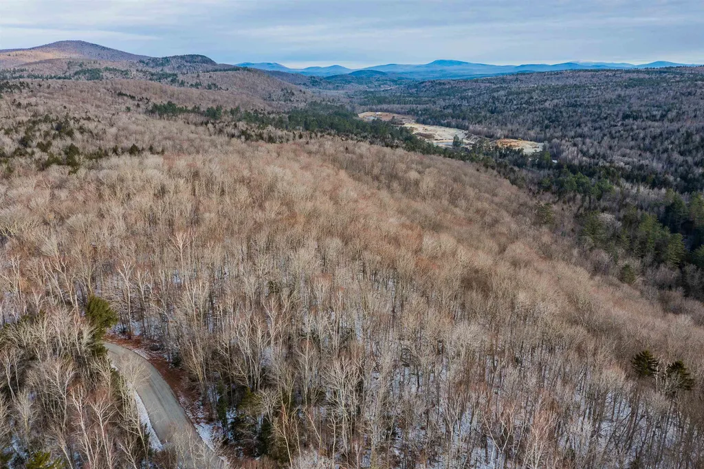 23 Hickory Overlook Enfield NH 03748