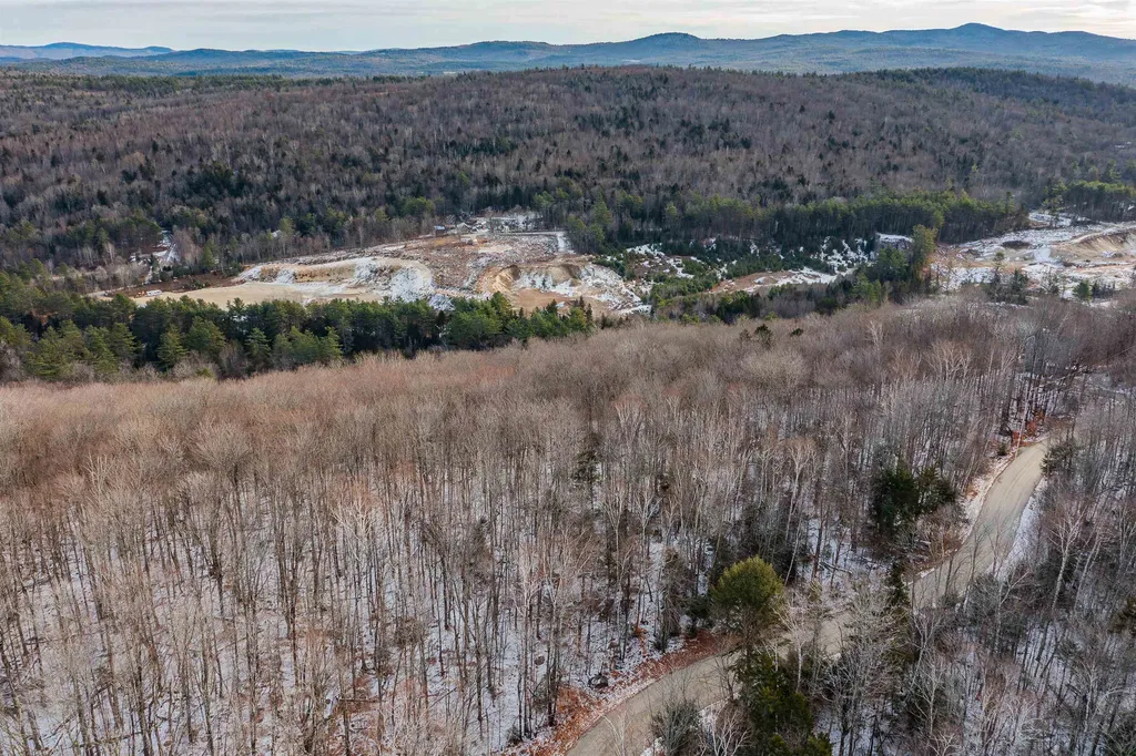 23 Hickory Overlook Enfield NH 03748