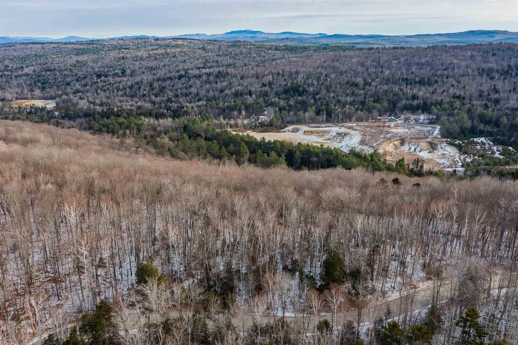 23 Hickory Overlook Enfield NH 03748