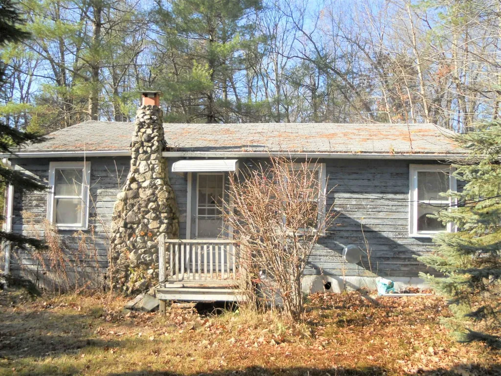 13 Showell Pond Road Sandown NH 03878