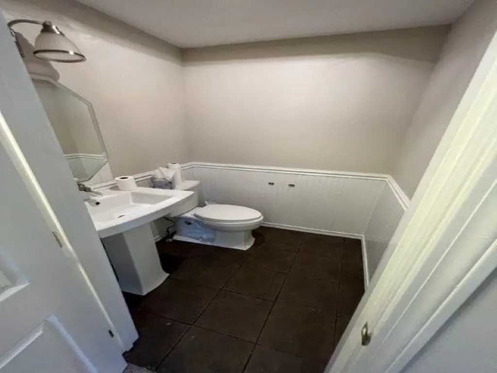 101 Elmwood Drive Hudson NH 03051