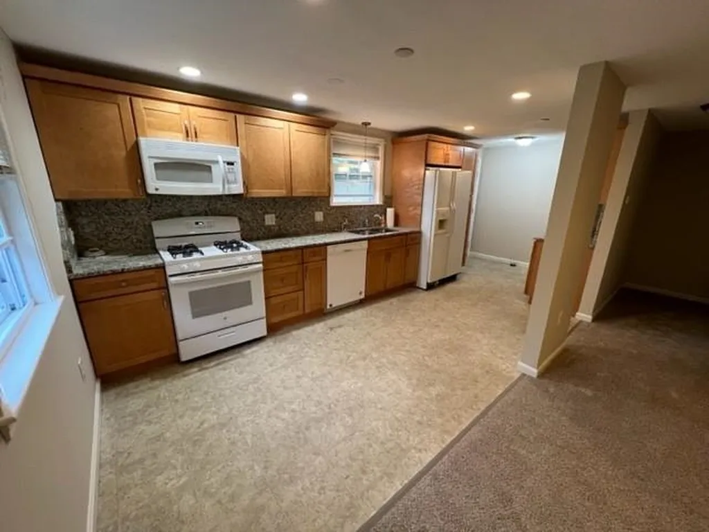 101 Elmwood Drive Hudson NH 03051