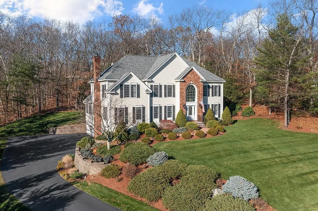 24 Duston Road Windham NH 03087
