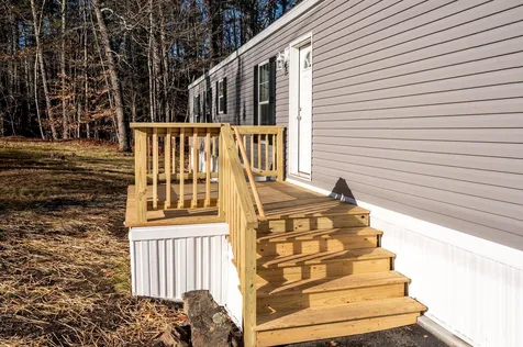 18 Cedar Lane Lee NH 03861