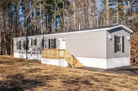 18 Cedar Lane Lee NH 03861