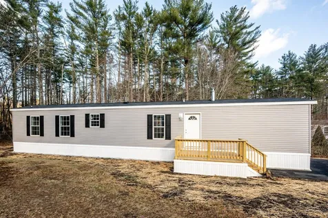 18 Cedar Lane Lee NH 03861