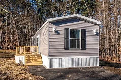18 Cedar Lane Lee NH 03861