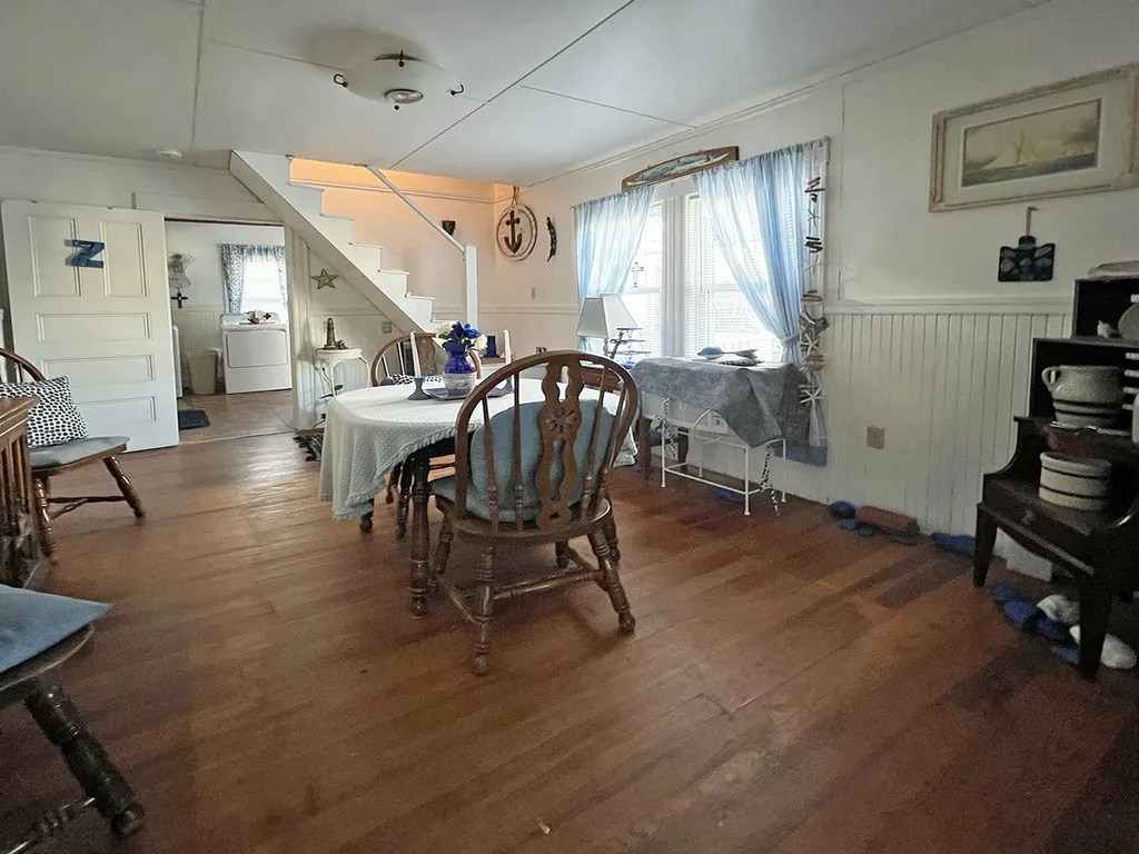 5 Mckay Avenue Hampton NH 03842