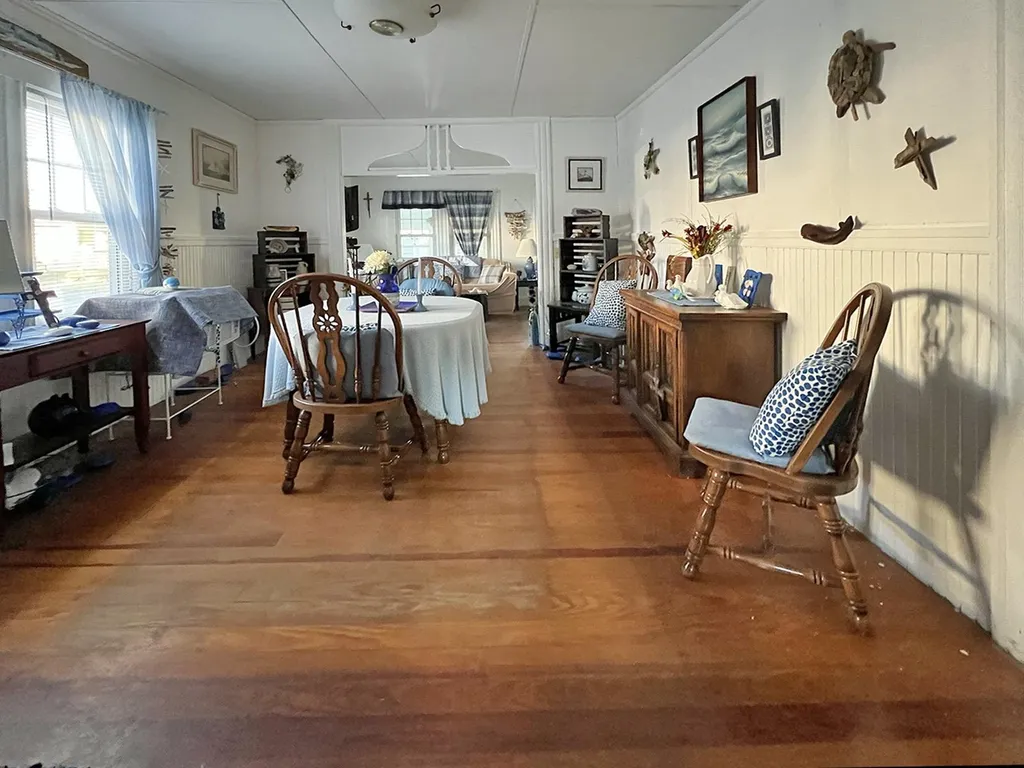 5 Mckay Avenue Hampton NH 03842
