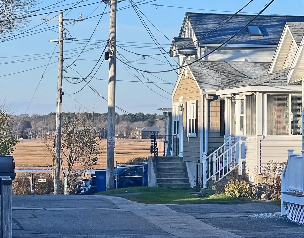 5 Mckay Avenue Hampton NH 03842
