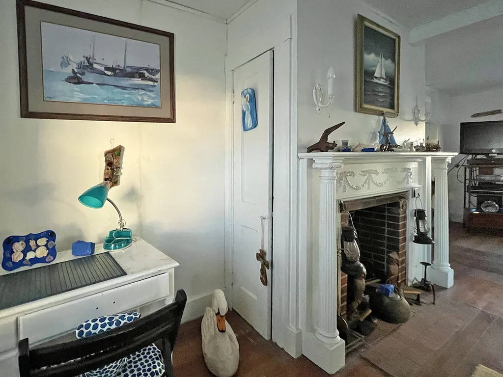 5 Mckay Avenue Hampton NH 03842