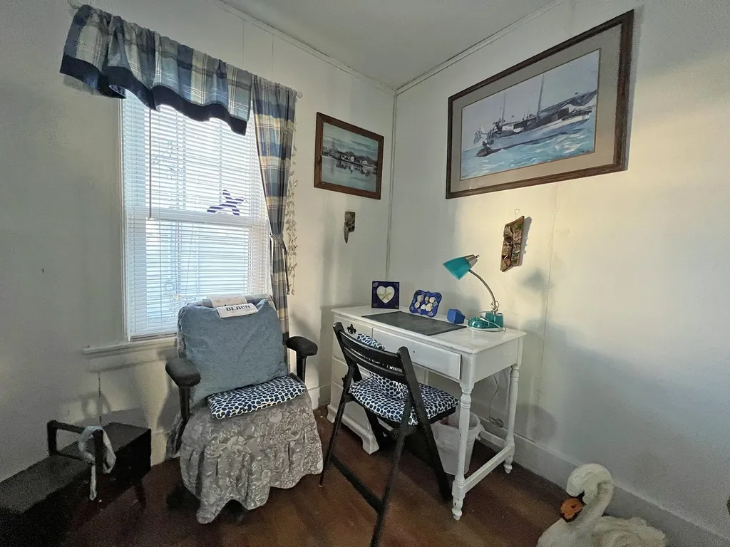 5 Mckay Avenue Hampton NH 03842