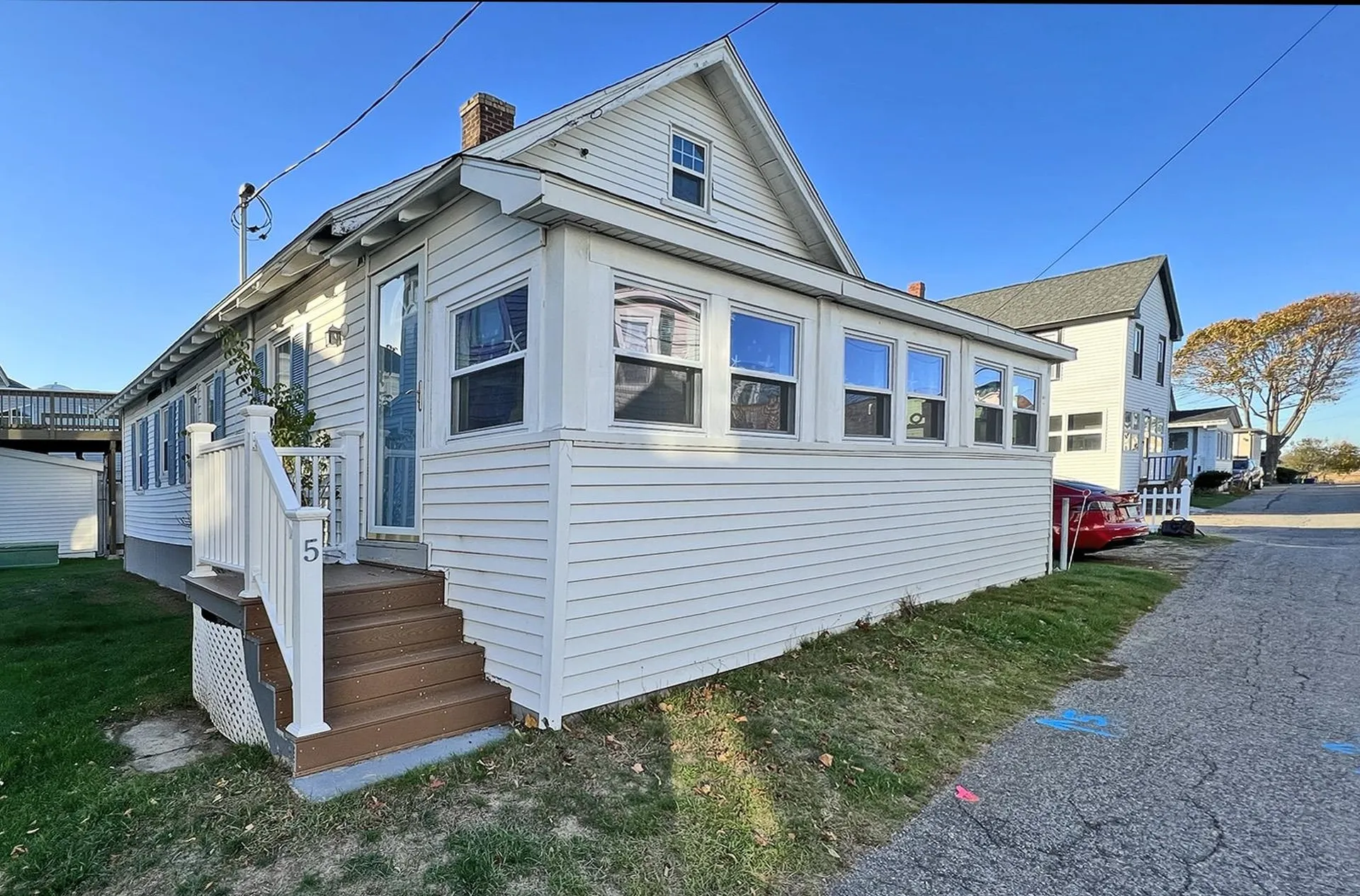 5 Mckay Avenue Hampton NH 03842