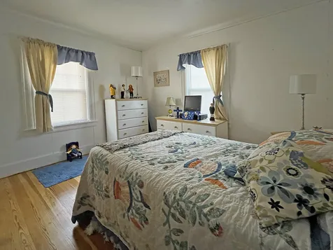 5 Mckay Avenue Hampton NH 03842