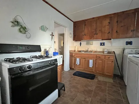 5 Mckay Avenue Hampton NH 03842