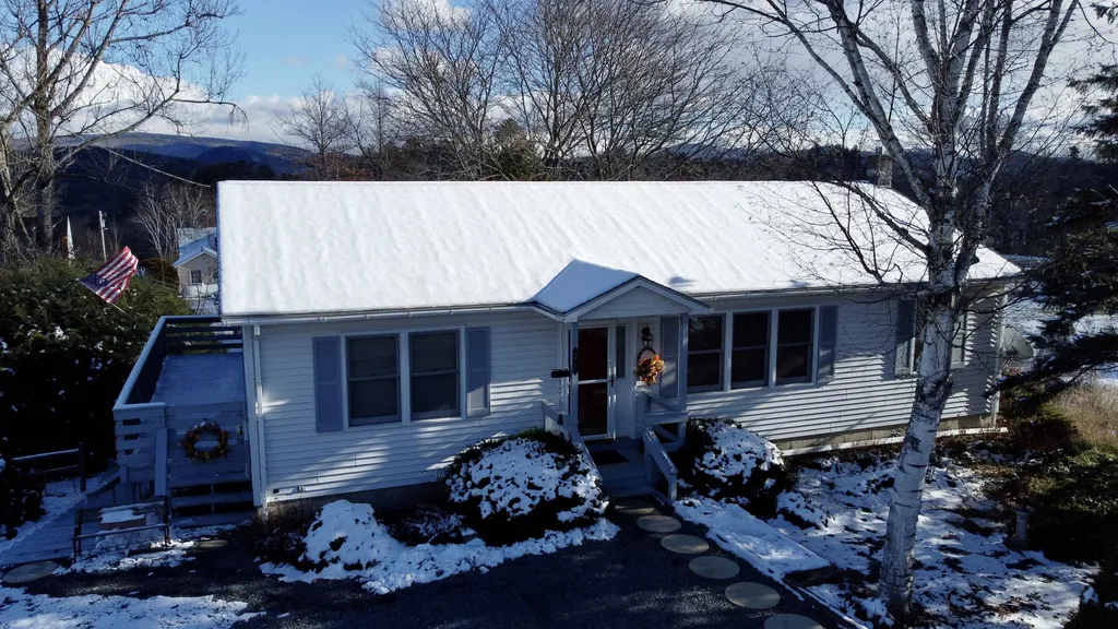 91 High Street Bradford VT 05033