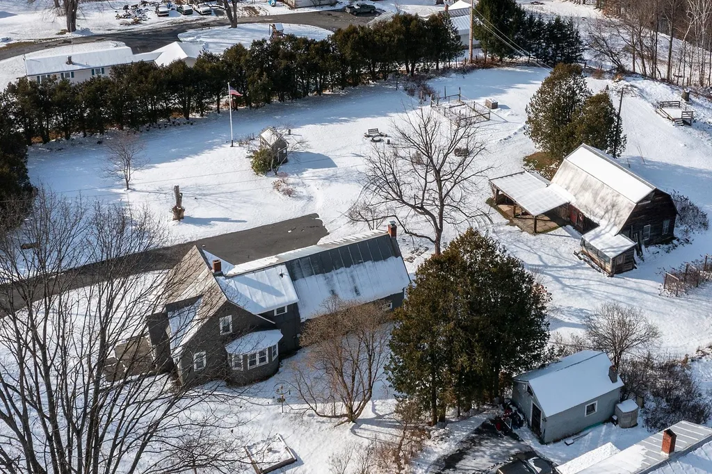 44 Highland Avenue Bethel VT 05032