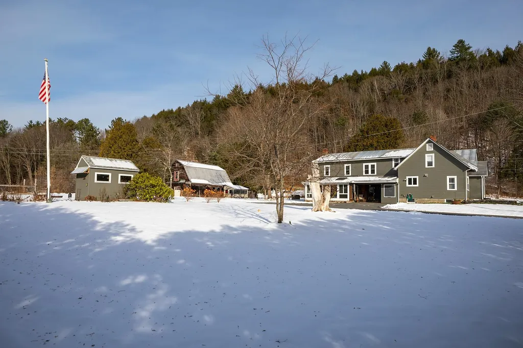 44 Highland Avenue Bethel VT 05032