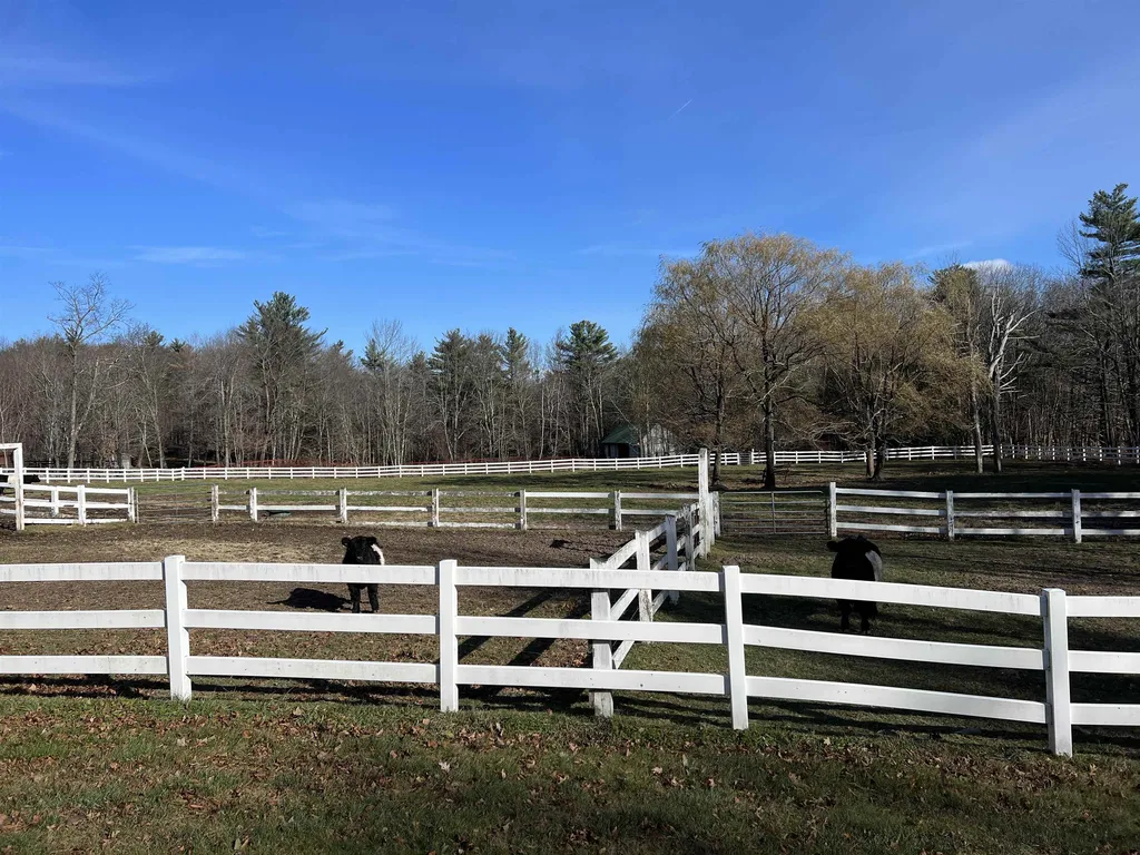 43 Holbrook Hill Road Bedford NH 03110