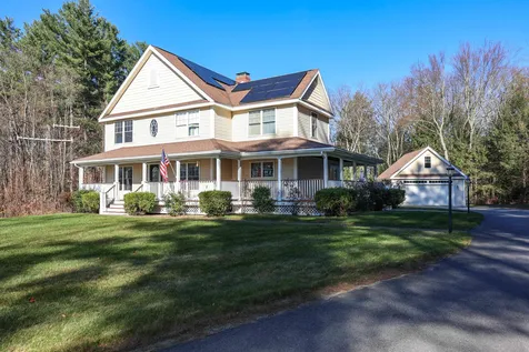 10 Thompson Avenue Hooksett NH 03106