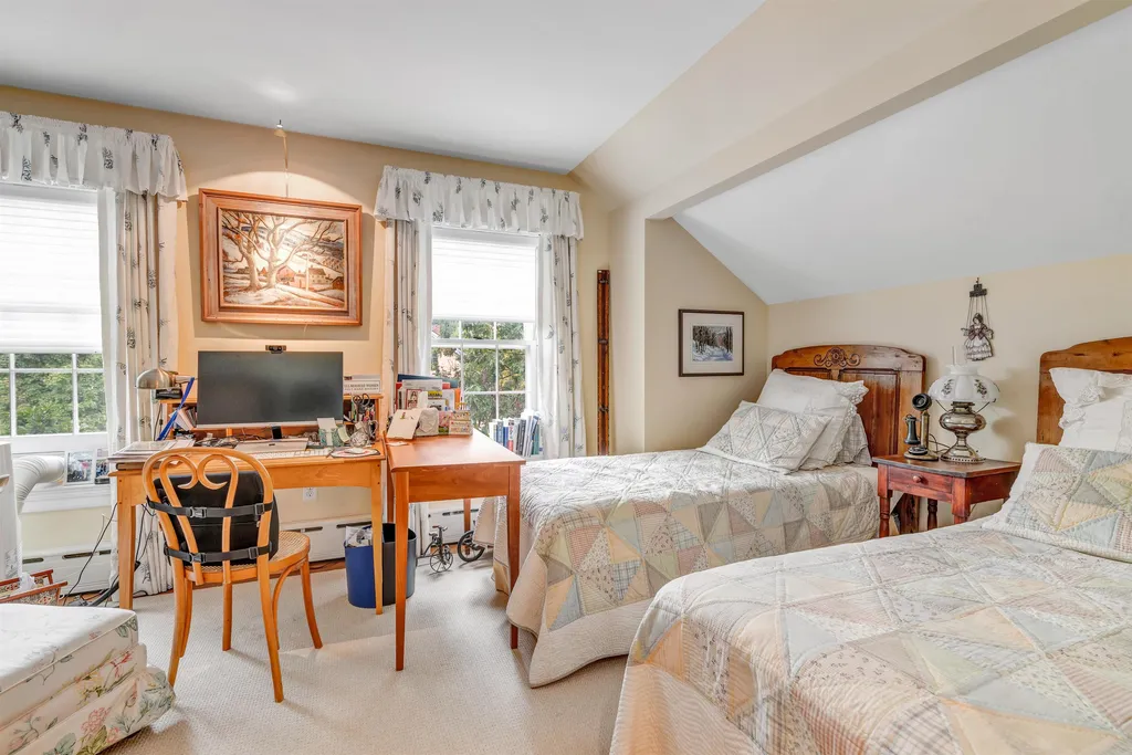 39 Elm Street Woodstock VT 05091