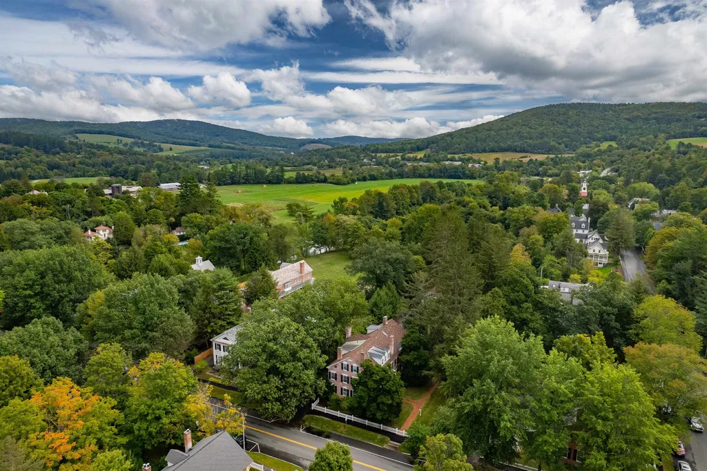39 Elm Street Woodstock VT 05091