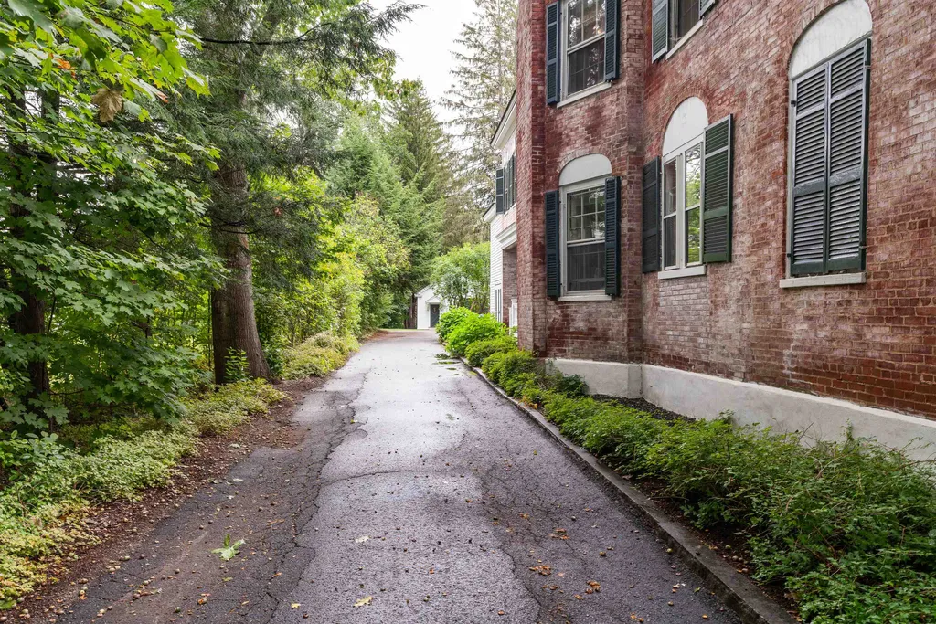 39 Elm Street Woodstock VT 05091