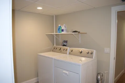 9 Pinehurst Avenue Nashua NH 03062