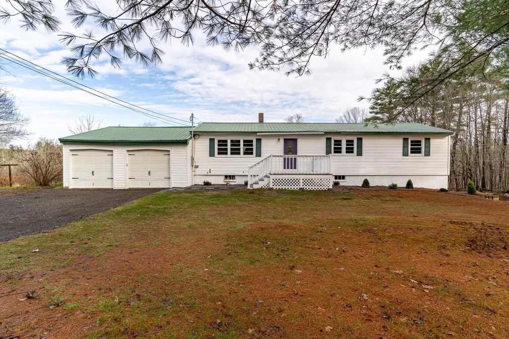 128 Ash Swamp Road Newmarket NH 03857