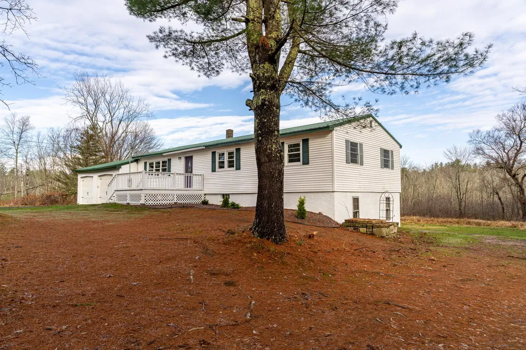 128 Ash Swamp Road Newmarket NH 03857