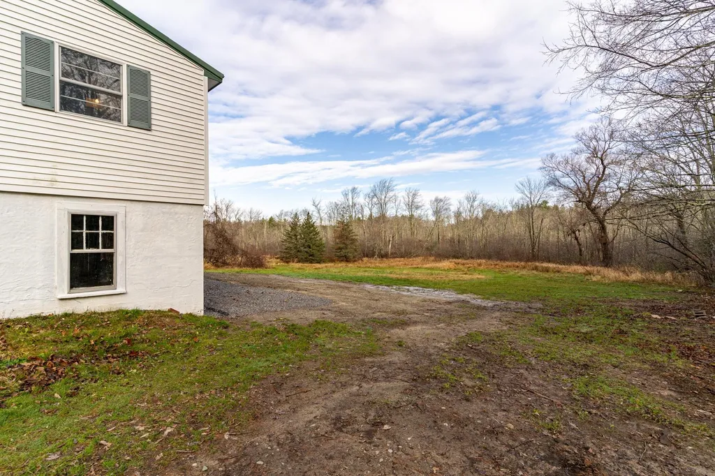 128 Ash Swamp Road Newmarket NH 03857