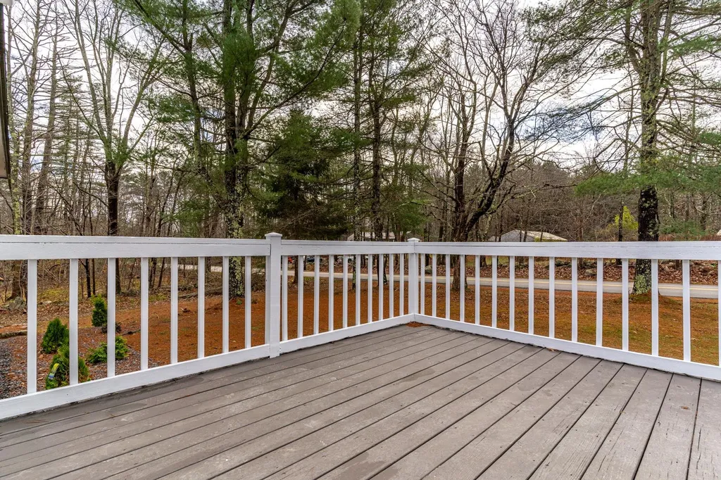 128 Ash Swamp Road Newmarket NH 03857