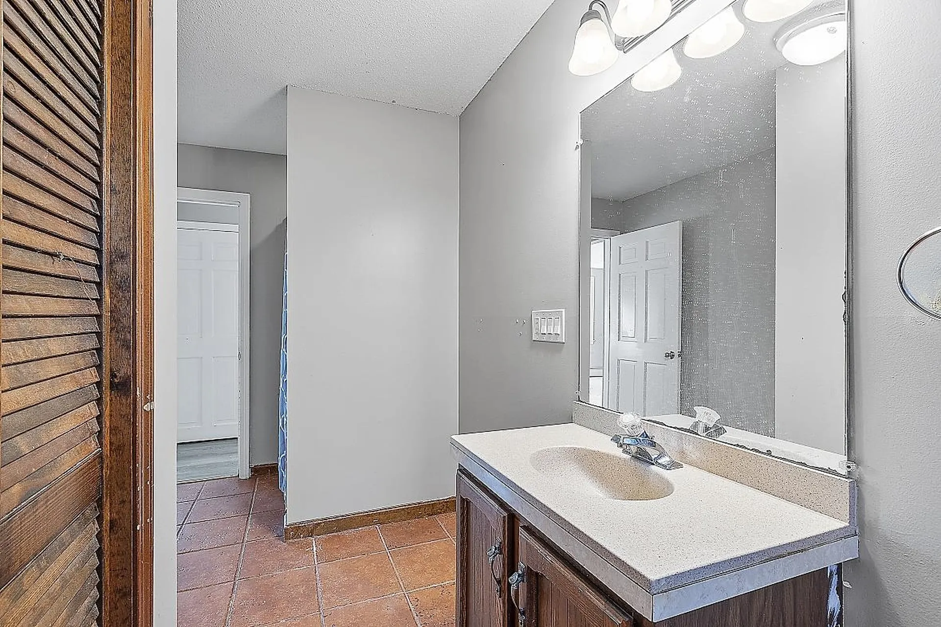 17 Jefferson Drive Londonderry NH 03053