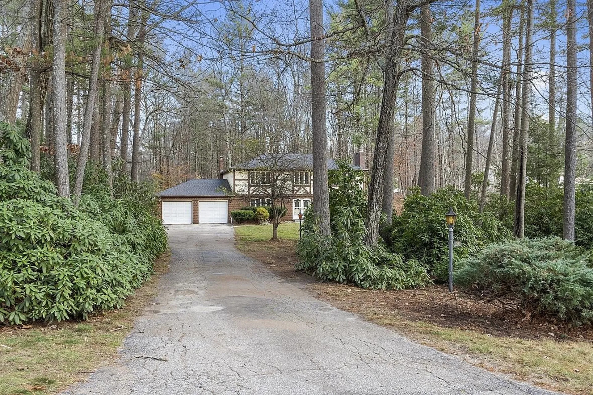 17 Jefferson Drive Londonderry NH 03053