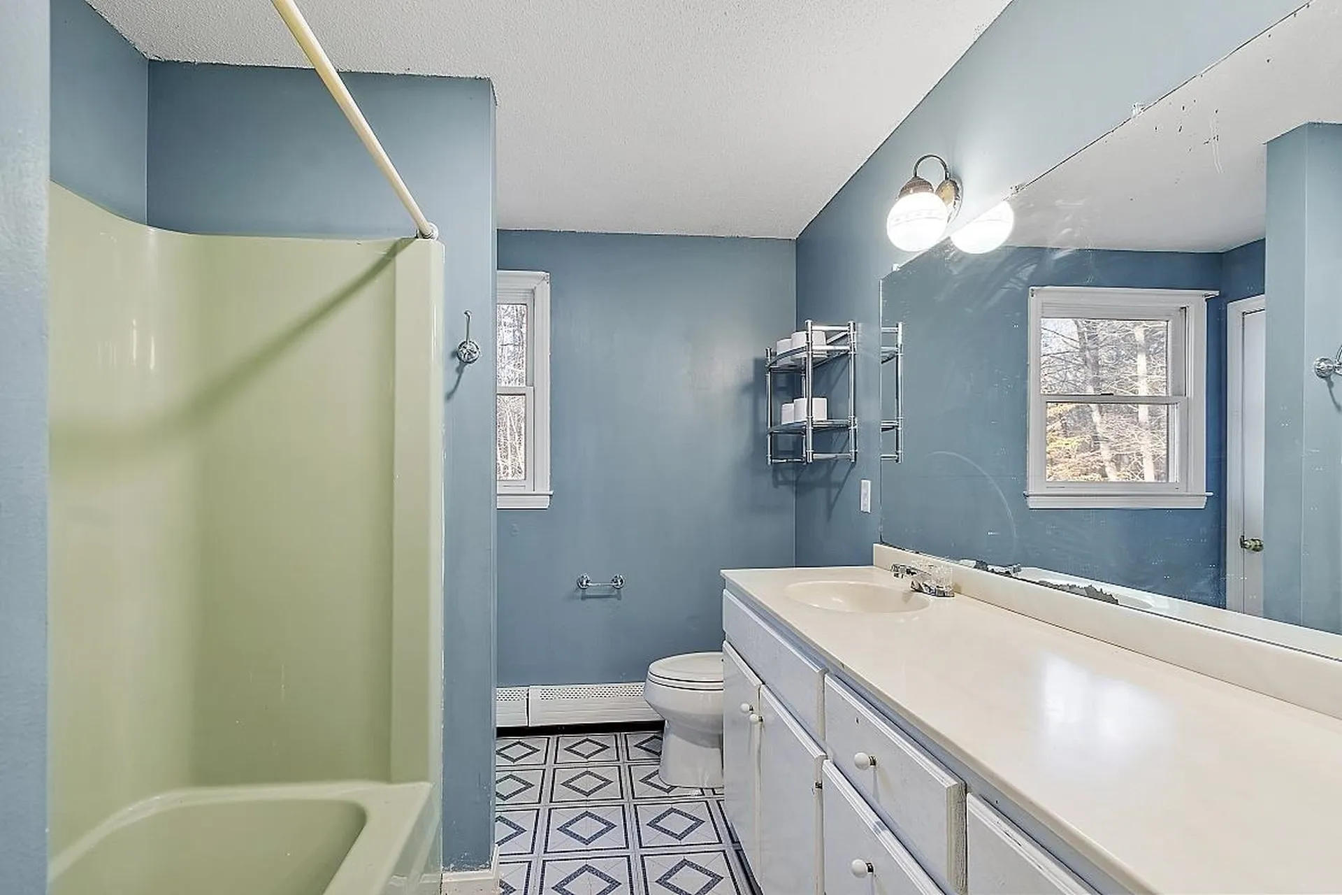 17 Jefferson Drive Londonderry NH 03053