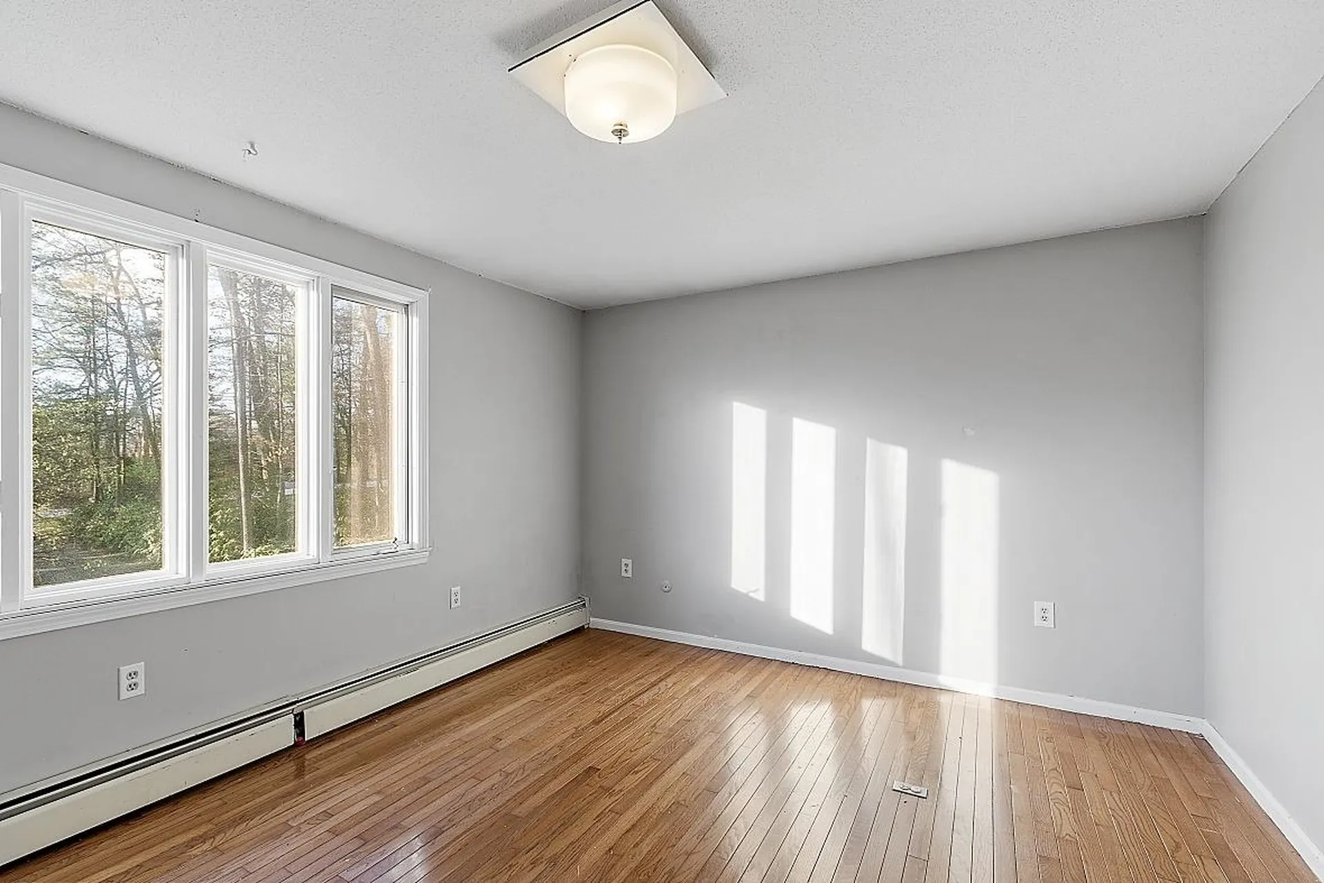 17 Jefferson Drive Londonderry NH 03053