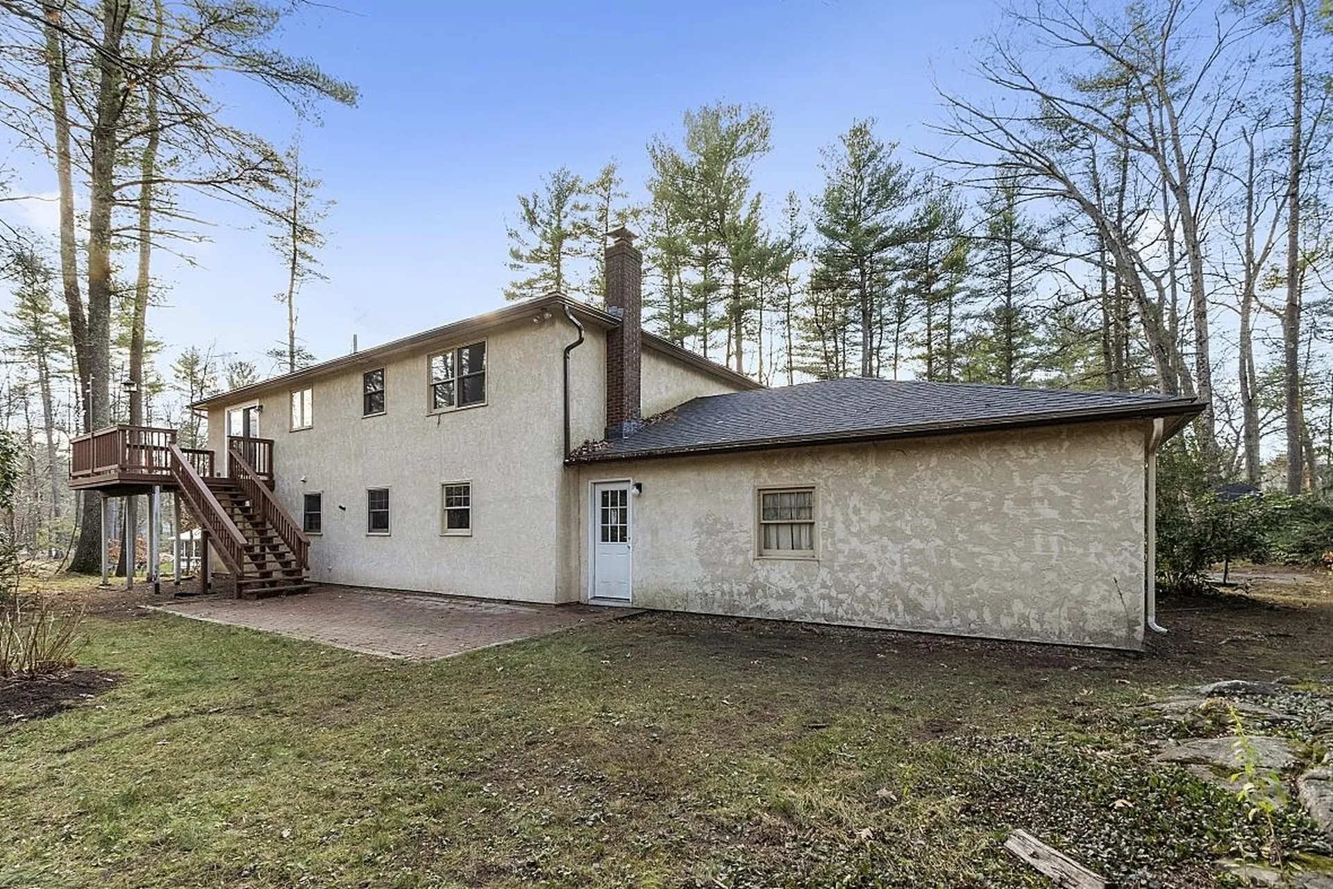 17 Jefferson Drive Londonderry NH 03053