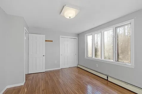 17 Jefferson Drive Londonderry NH 03053
