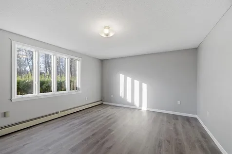 17 Jefferson Drive Londonderry NH 03053