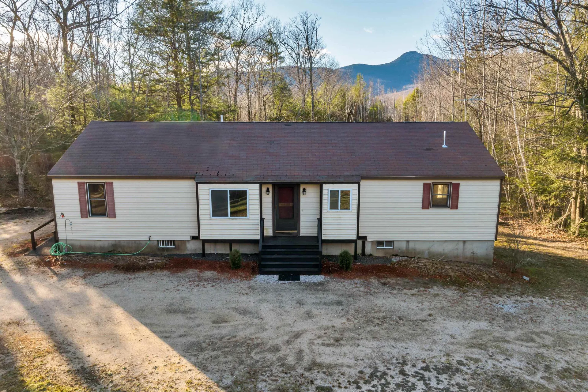 8 Ross Farm Road Albany NH 03818
